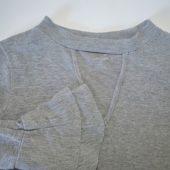 Alya Gray Long Sleeve Top Bell Sleeve Cut Out Mock Neck Casual - Picture 1 of 6